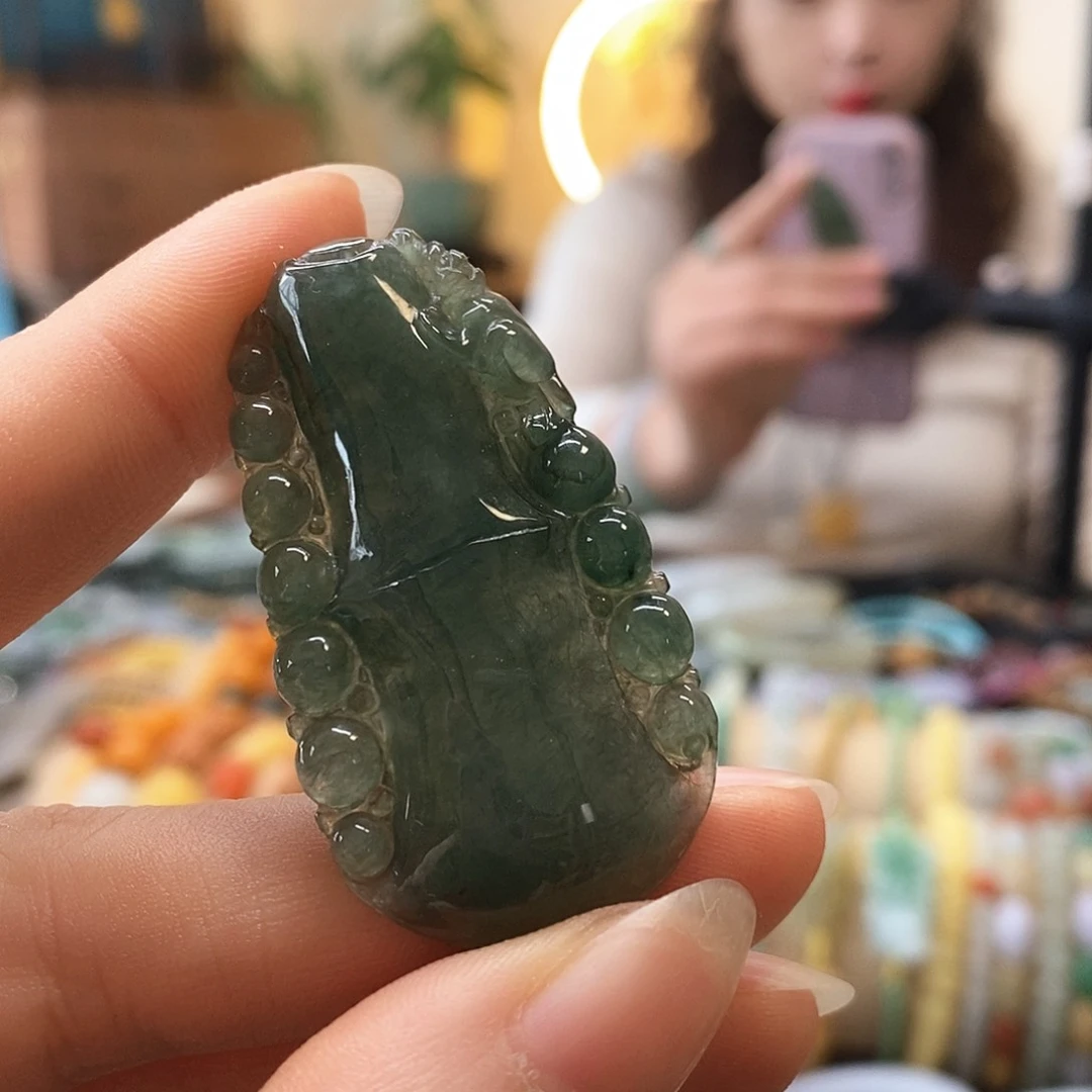 翡翠颈饰未镶嵌翡翠挂件