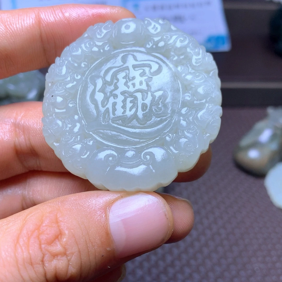和田玉未镶嵌颈饰