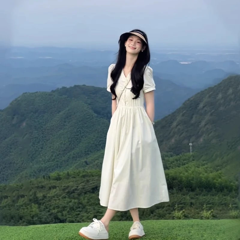 清纯温柔风初恋大摆长裙子女夏日新款气质收腰甜美v领短袖连衣裙