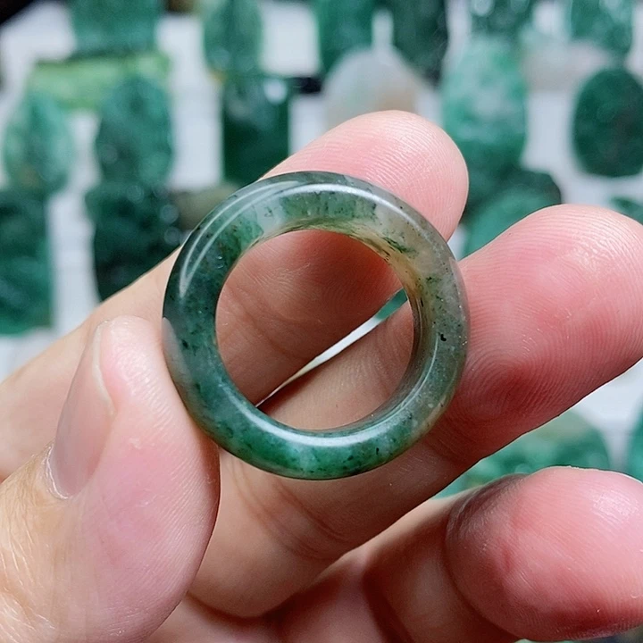 未镶嵌独山玉颈饰