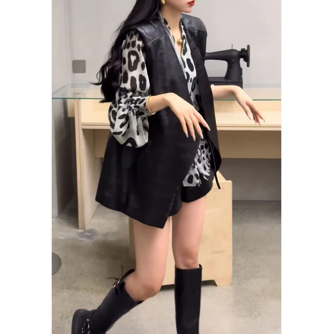 秋季时尚穿搭女2025新款气质港风复古马甲背心宽松豹纹衬衫短裤