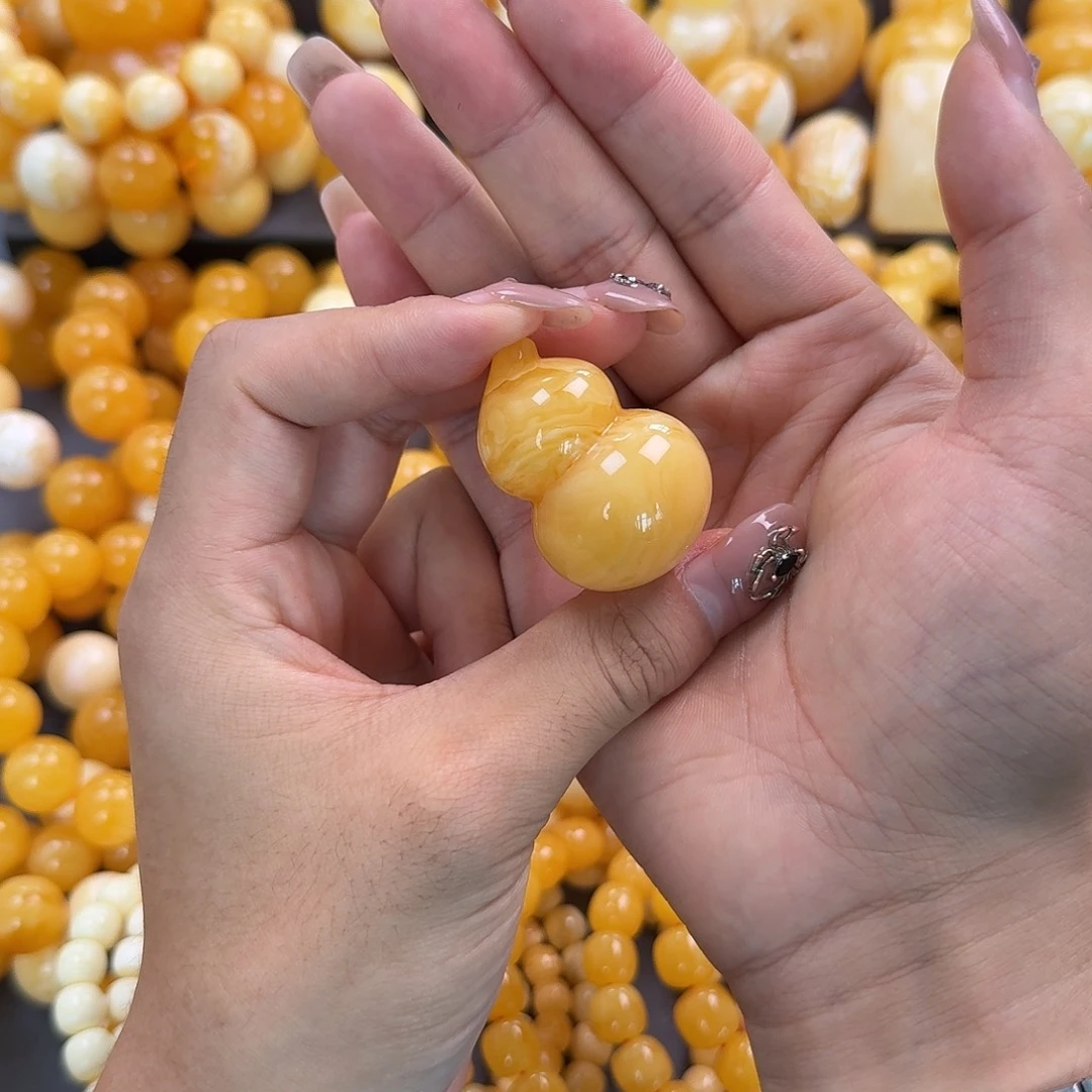 蜜蜡未镶嵌珠宝奇石17g