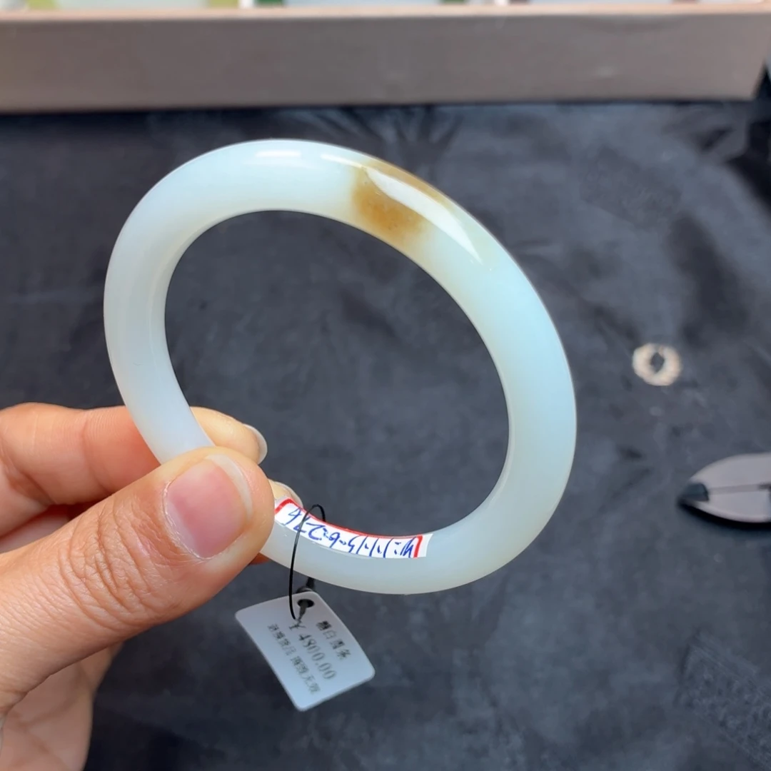 和田玉未镶嵌手镯一口糖羊脂白52圈美人条