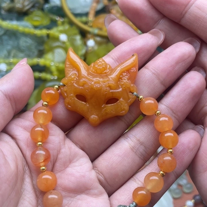 蛇纹石玉未镶嵌颈饰