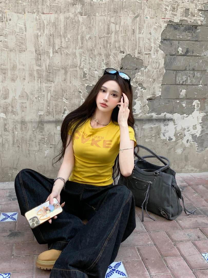 美式辣妹正肩短袖t恤女2025夏季新款高级感收腰显瘦短款纯欲上衣