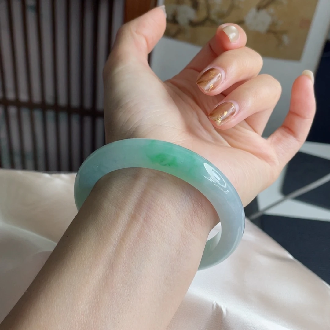 未镶嵌手镯翡翠58正圈 渐变果绿飘翠 清新淡雅3号