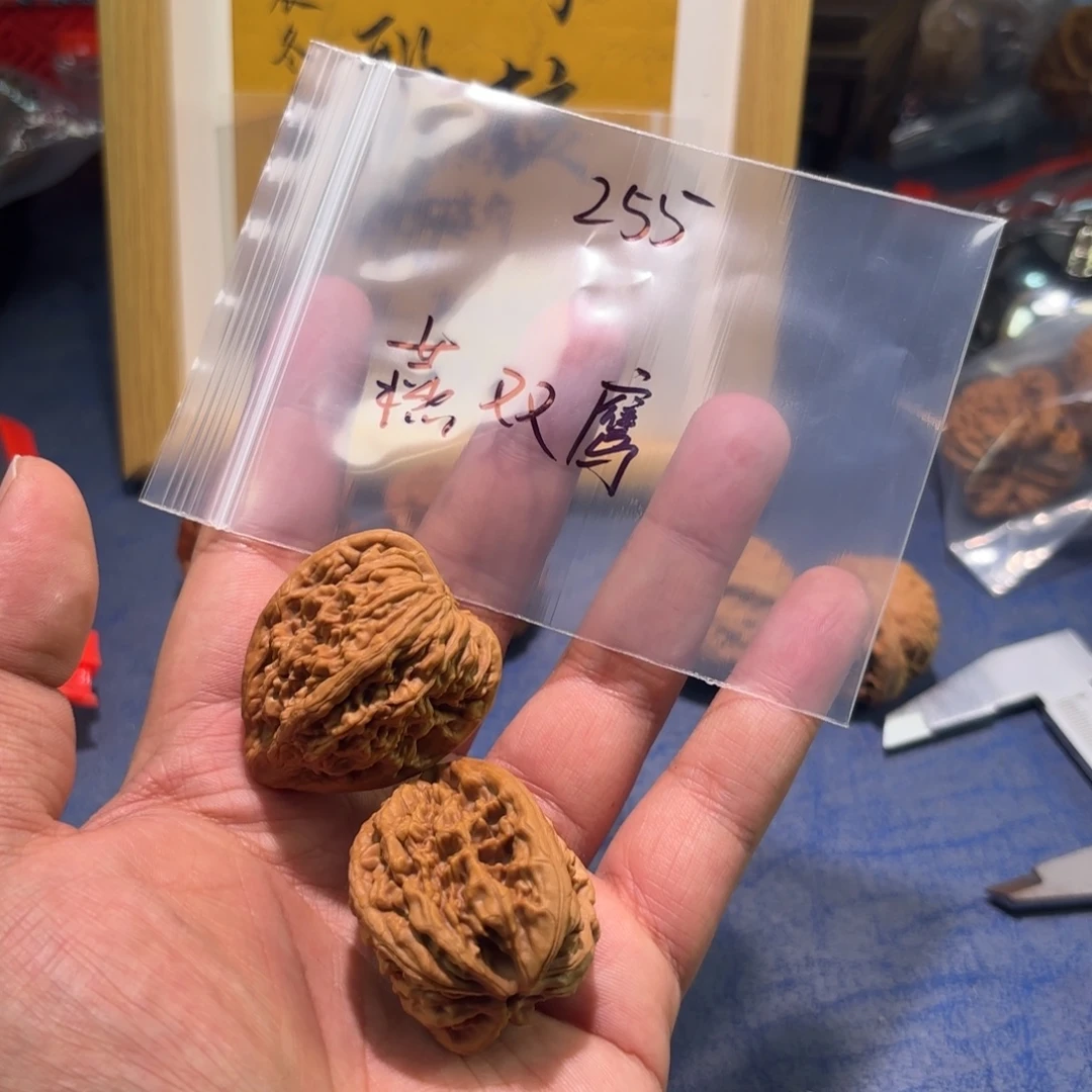 燕***鹰吊坠桃核全品毕业虎头王不退37