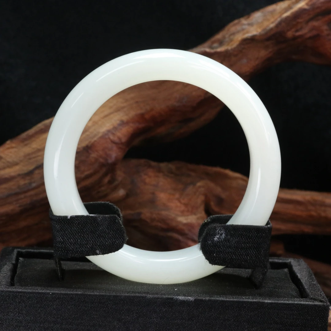 36和田玉羊脂白手镯/000359北京中保拍卖