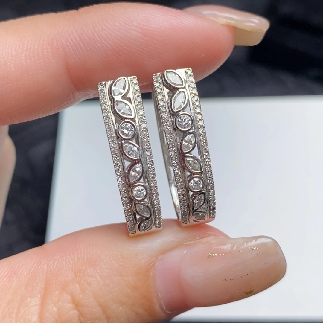 18K金镶嵌钻石耳饰设计款耳扣（搭配大尺寸甜甜圈）