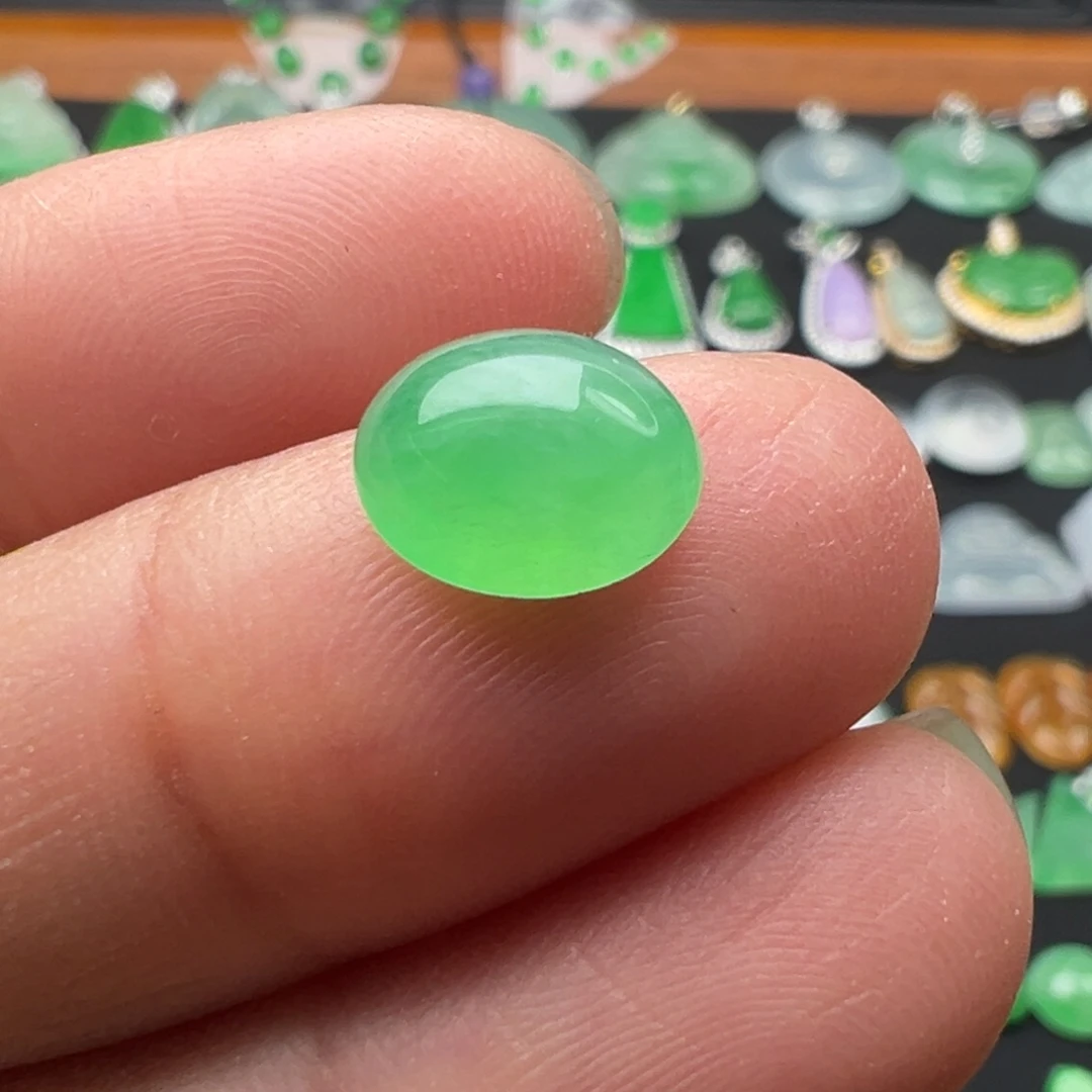 翡翠颈饰未镶嵌蛋9.3