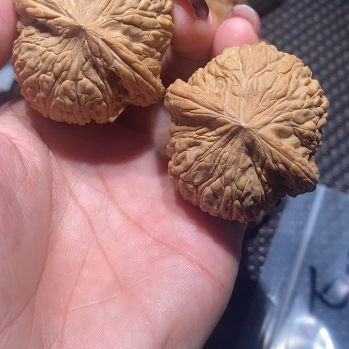 心***水吊坠文玩核桃绣球