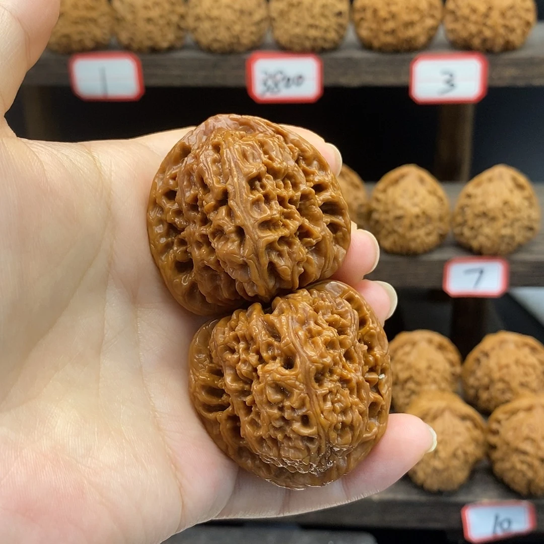 十***年文玩核桃吊坠全品无修南疆石43尺寸核桃