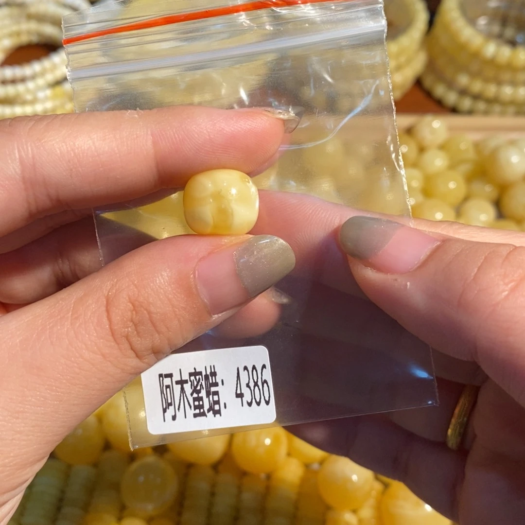 未镶嵌琥珀珠宝奇石4386
