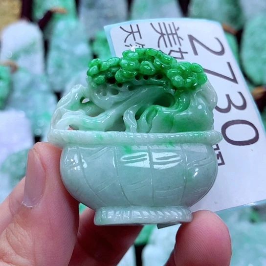 翡翠未镶嵌吊坠(不含链)