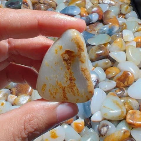 和田玉（糖玉）手链未镶嵌爱****蛋