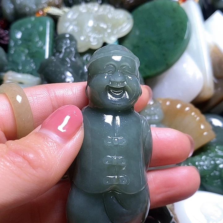 未镶嵌手链和田玉三****?