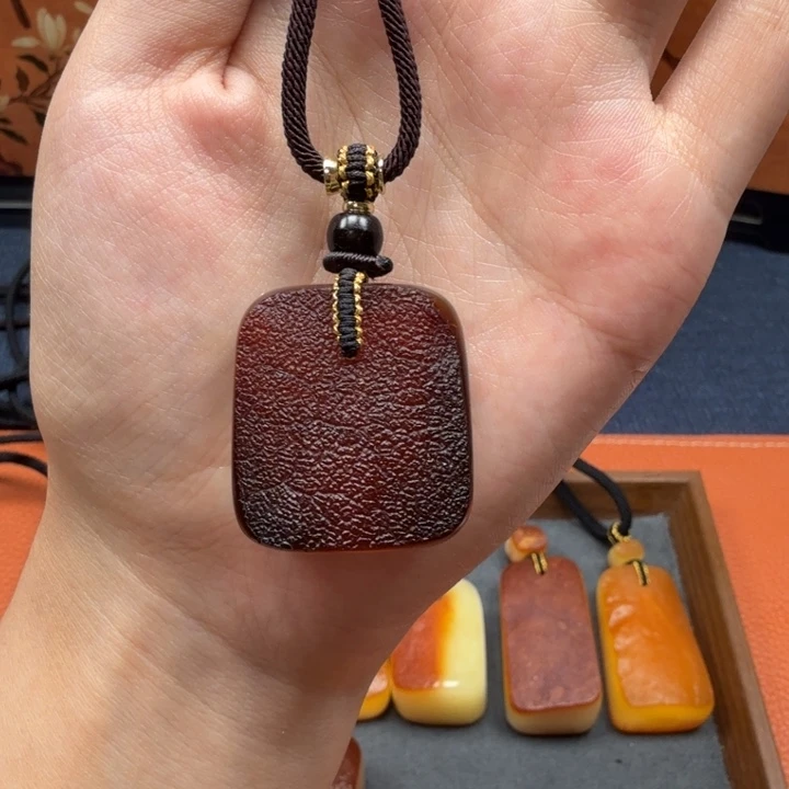 蜜蜡未镶嵌吊坠(赠链)