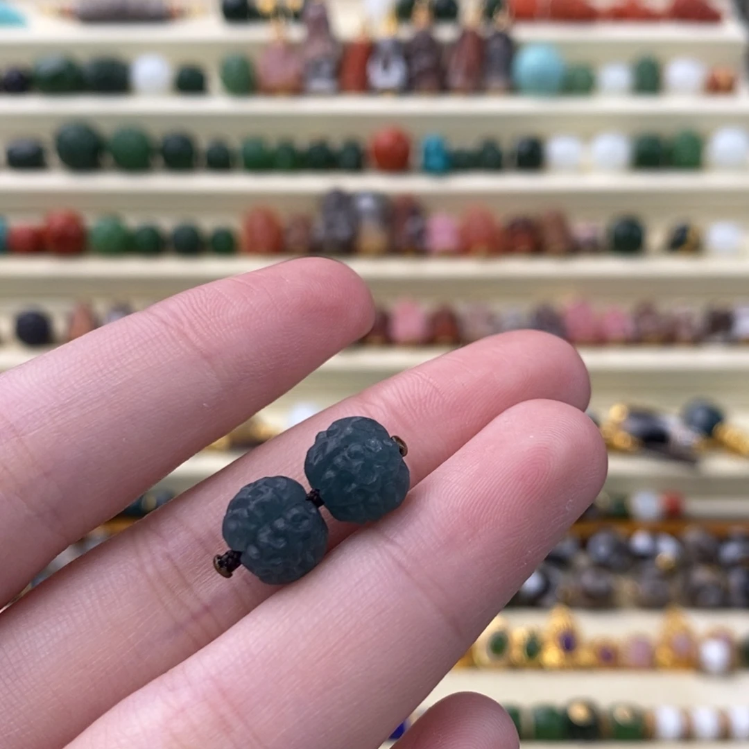 翡翠未镶嵌颈饰对珠