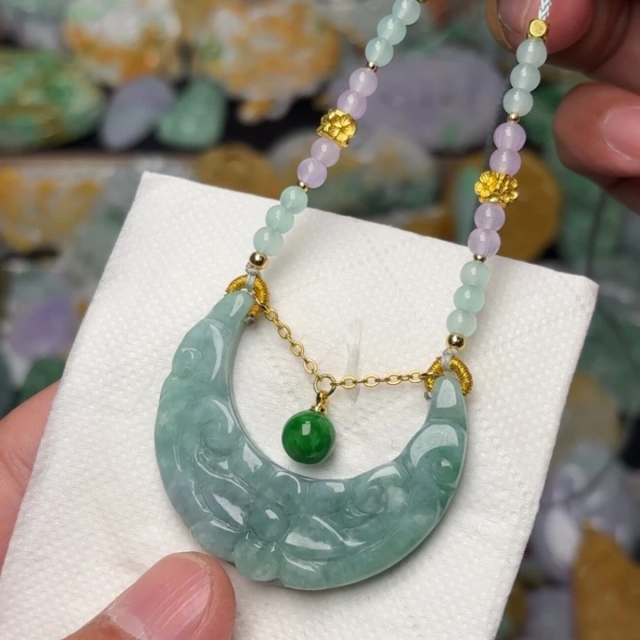 翡翠颈饰未镶嵌吊坠