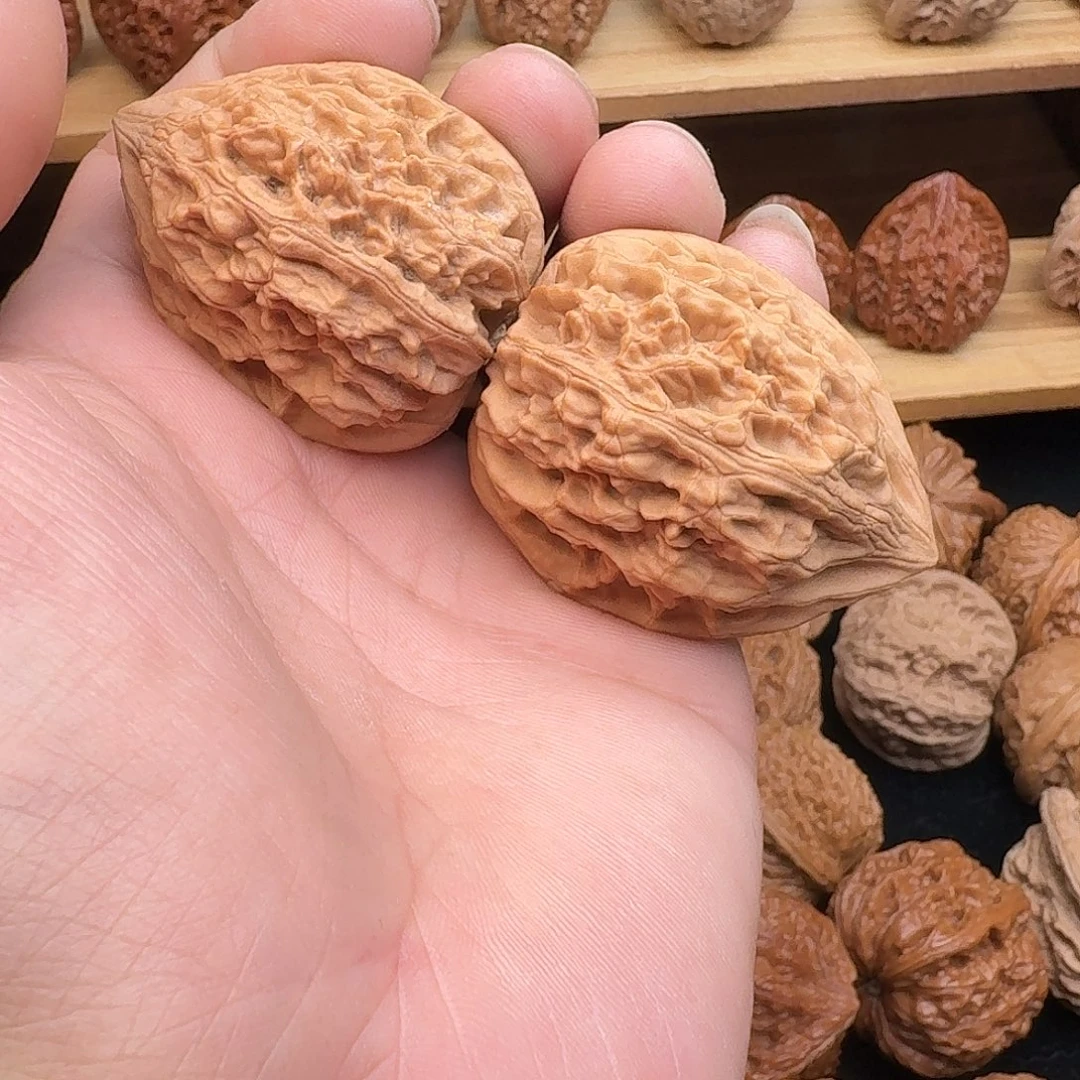 桃核吊坠老款鸡心，全品