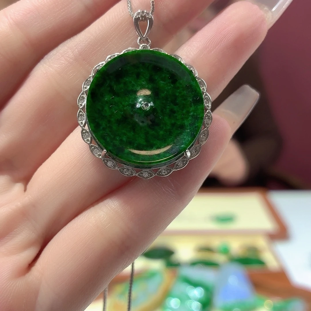 翡翠银S925镶嵌颈饰翡翠