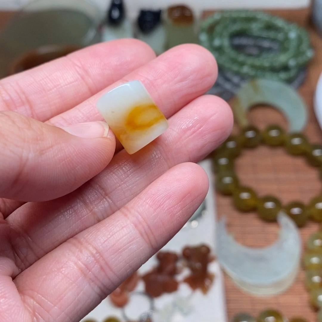用***o蛇纹石玉未镶嵌珠子