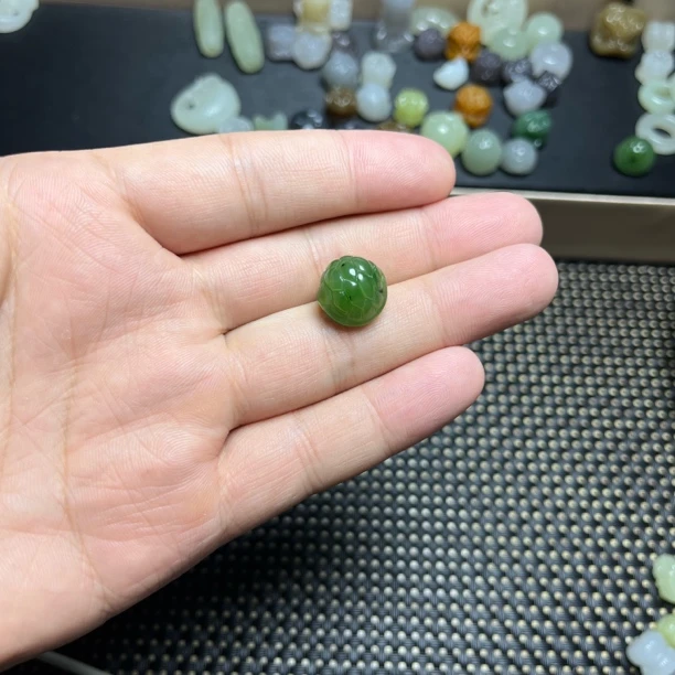 天然和田玉碧玉龟背