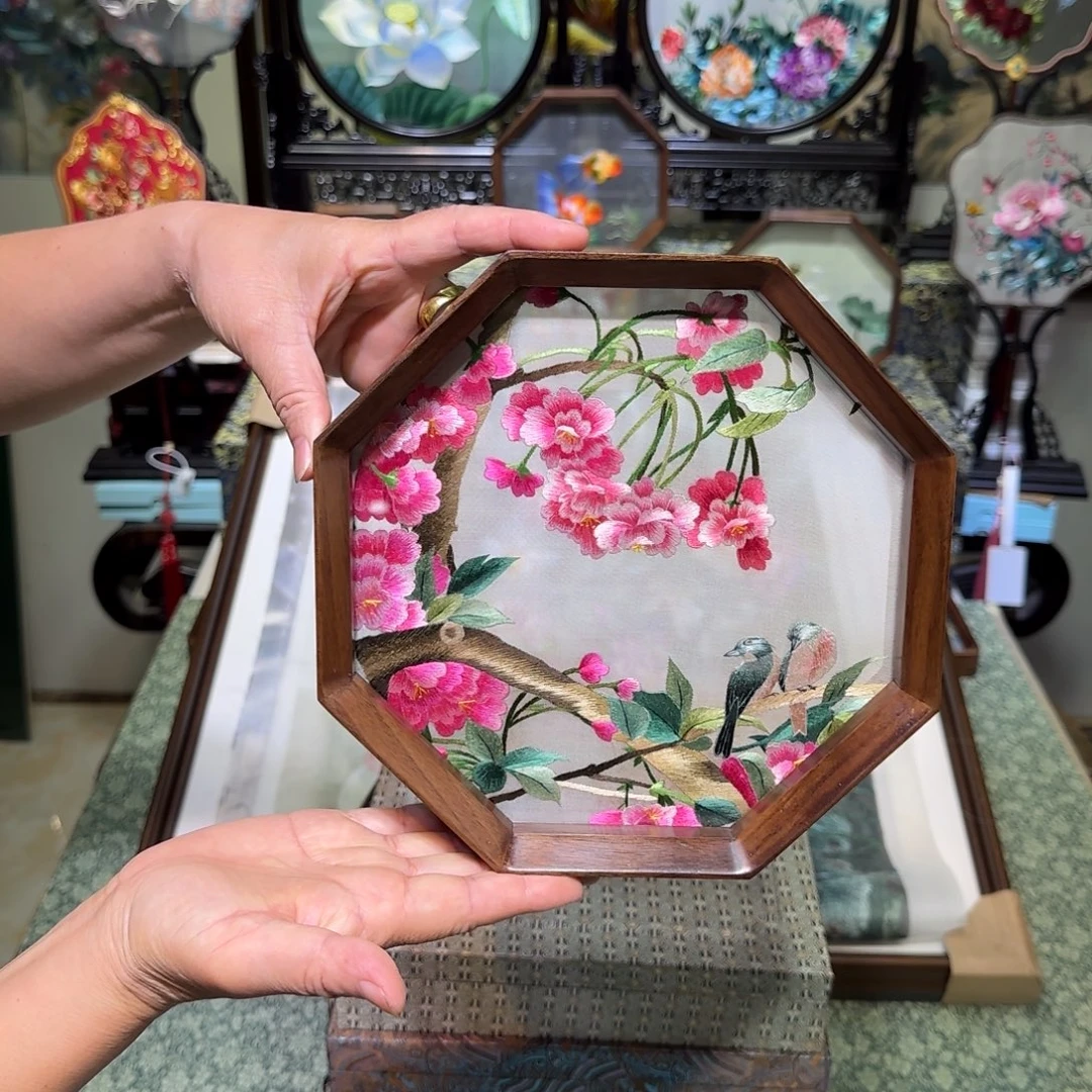 刺绣刺绣工艺精湛独特设计理念新颖