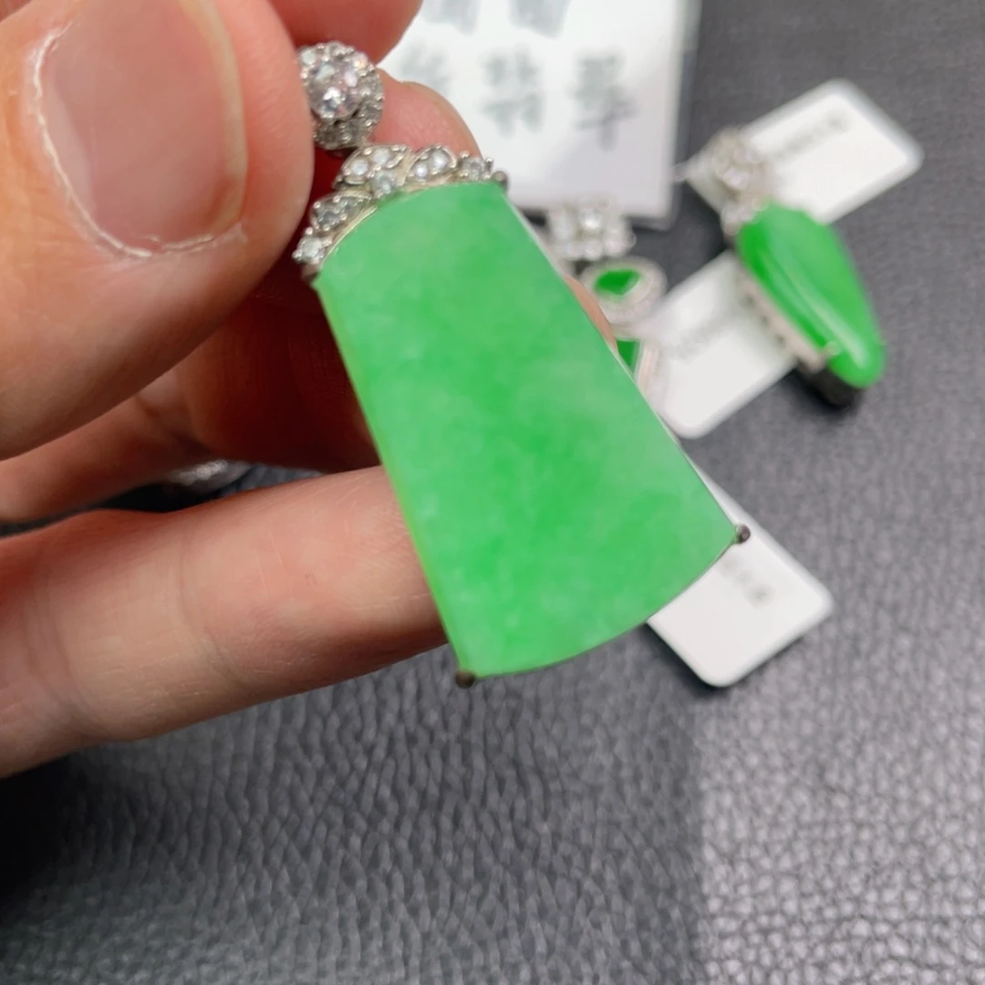 翡翠吊坠(不含链)银S925镶嵌吊坠