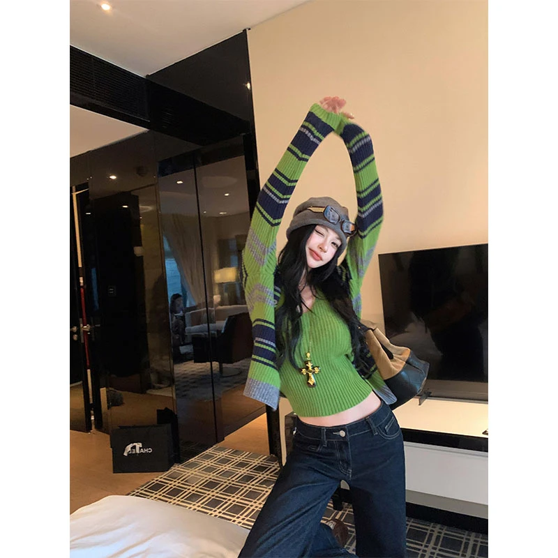 秋冬韩系撞色挂脖背心条纹针织开衫两件套显瘦小众高腰休闲牛仔裤