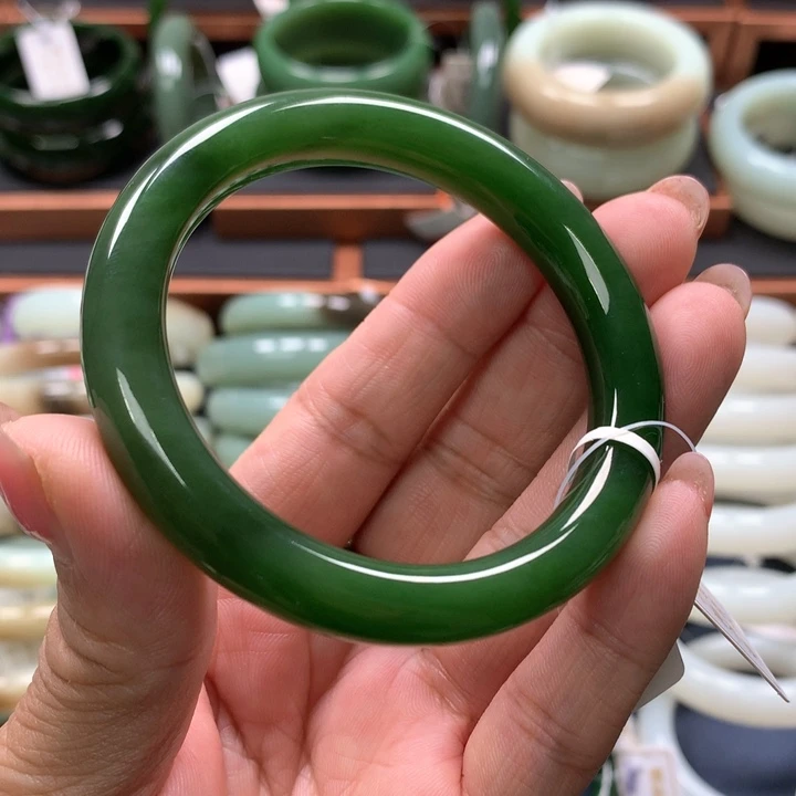 【闪购商品】未镶嵌手镯和田玉27