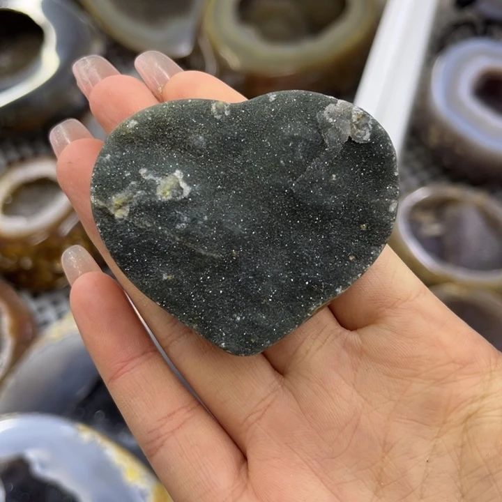 ℡****珠宝半成品水晶未镶嵌爱心