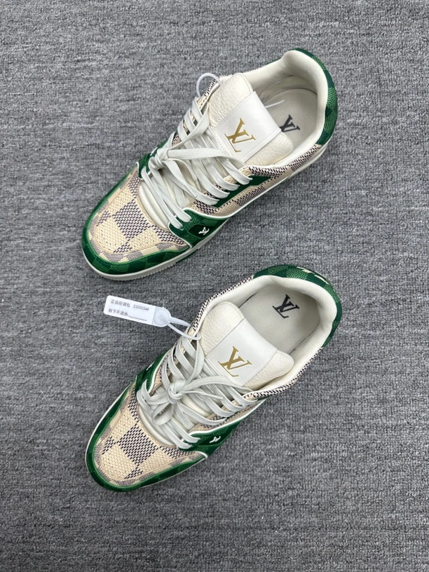 99新 LouisVuitton/路易威登 43 lv trainer 白绿棋盘格板鞋