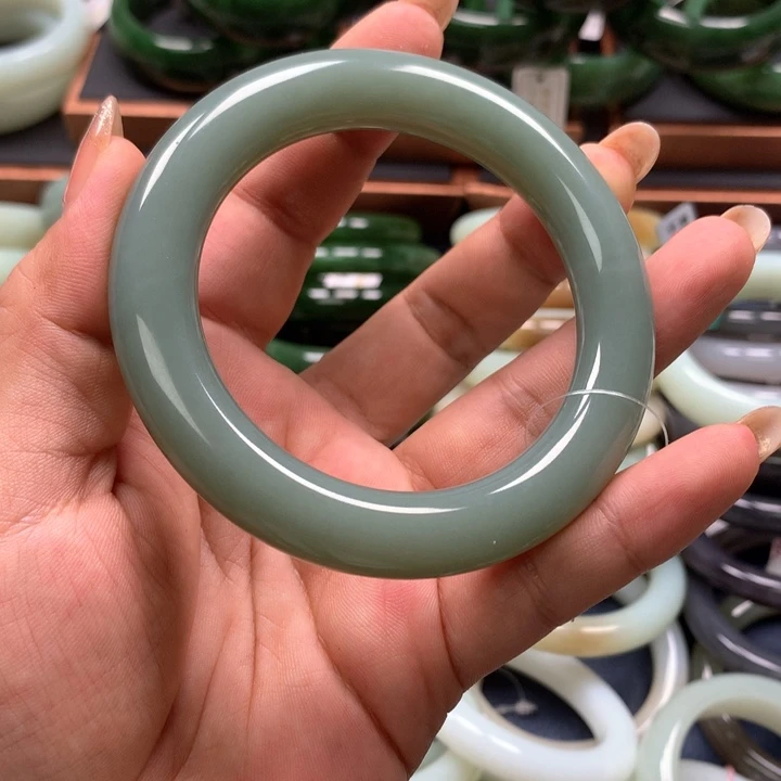 【闪购商品】未镶嵌手镯和田玉
