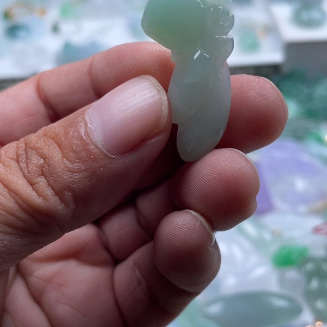翡翠未镶嵌颈饰翡翠仙子