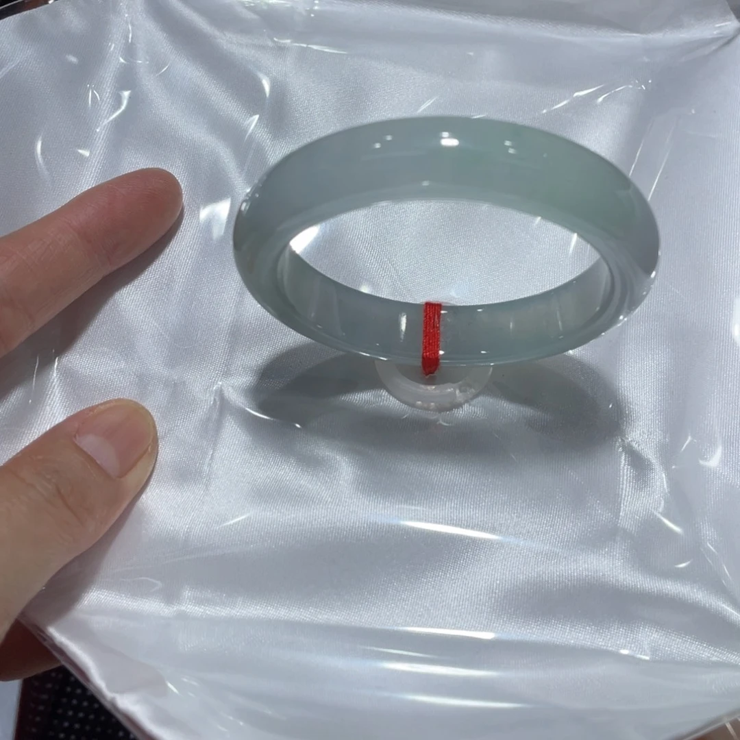 翡翠未镶嵌颈饰手镯