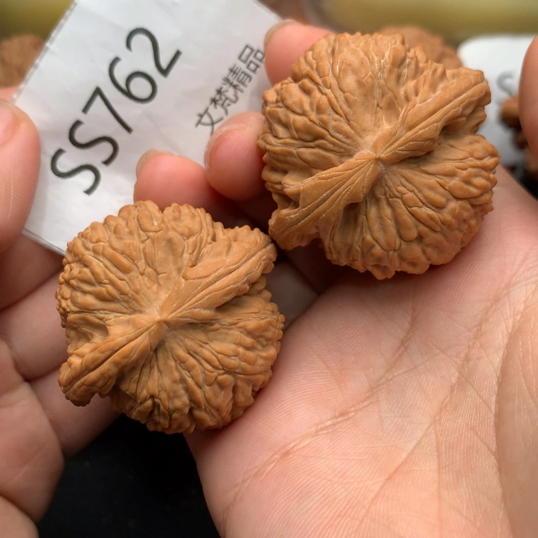 文玩核桃把件白狮子43