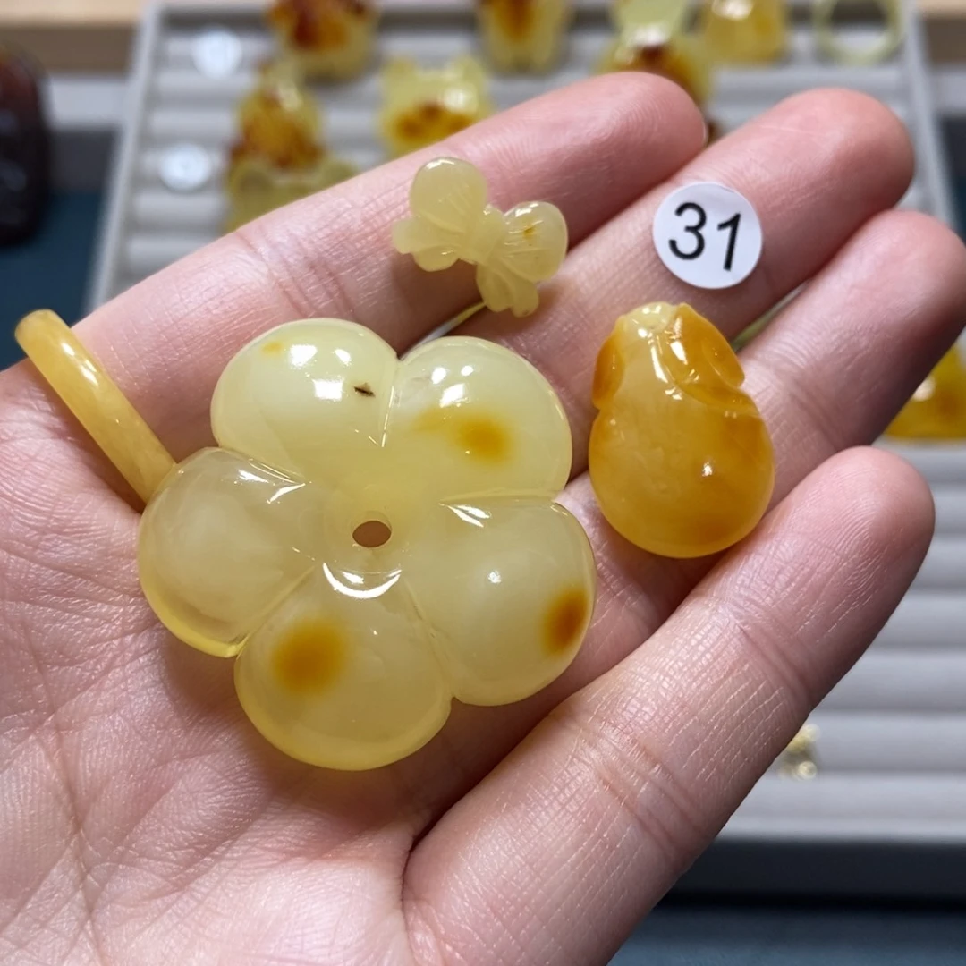 未镶嵌琥珀裸石天然琥珀蜜蜡吊坠