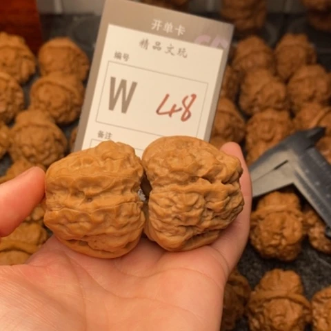 吊坠桃核我是第一百42