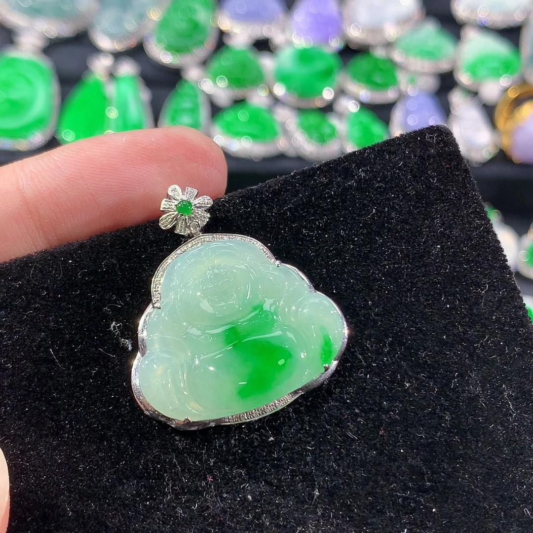 翡翠18K金镶嵌颈饰