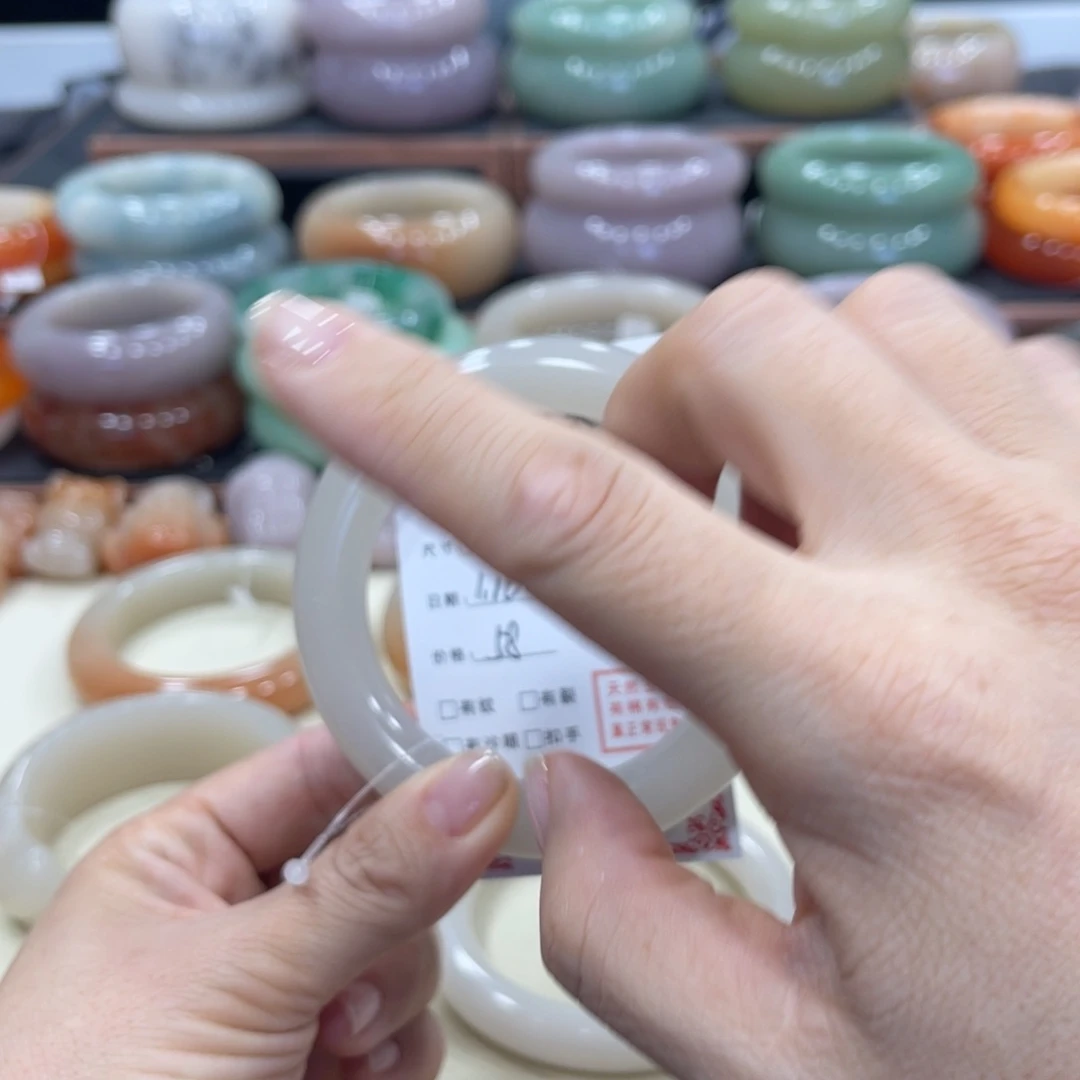 石英质玉我未镶嵌攫*