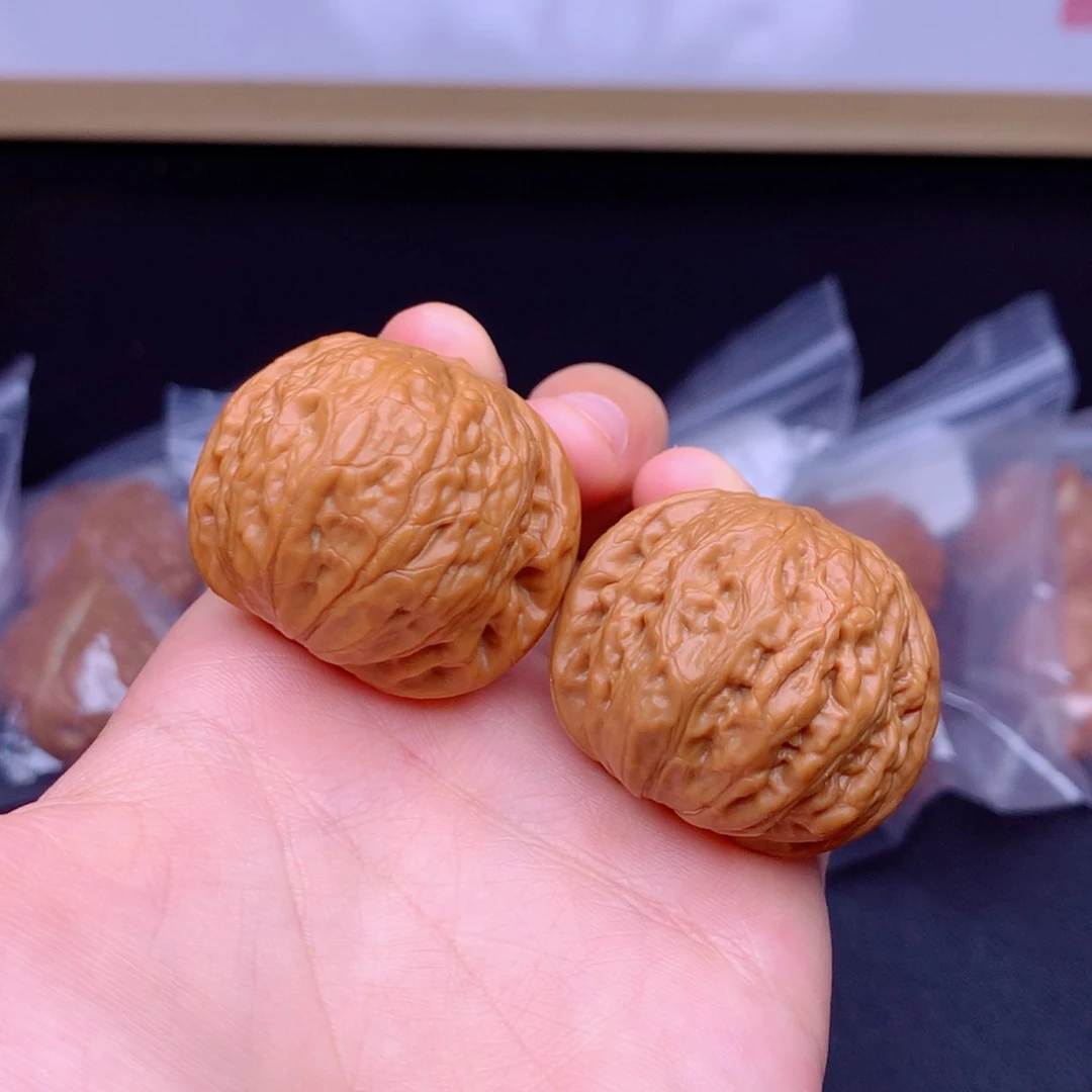 【闪购商品】文玩核桃把件羊*狼铁锤36微修