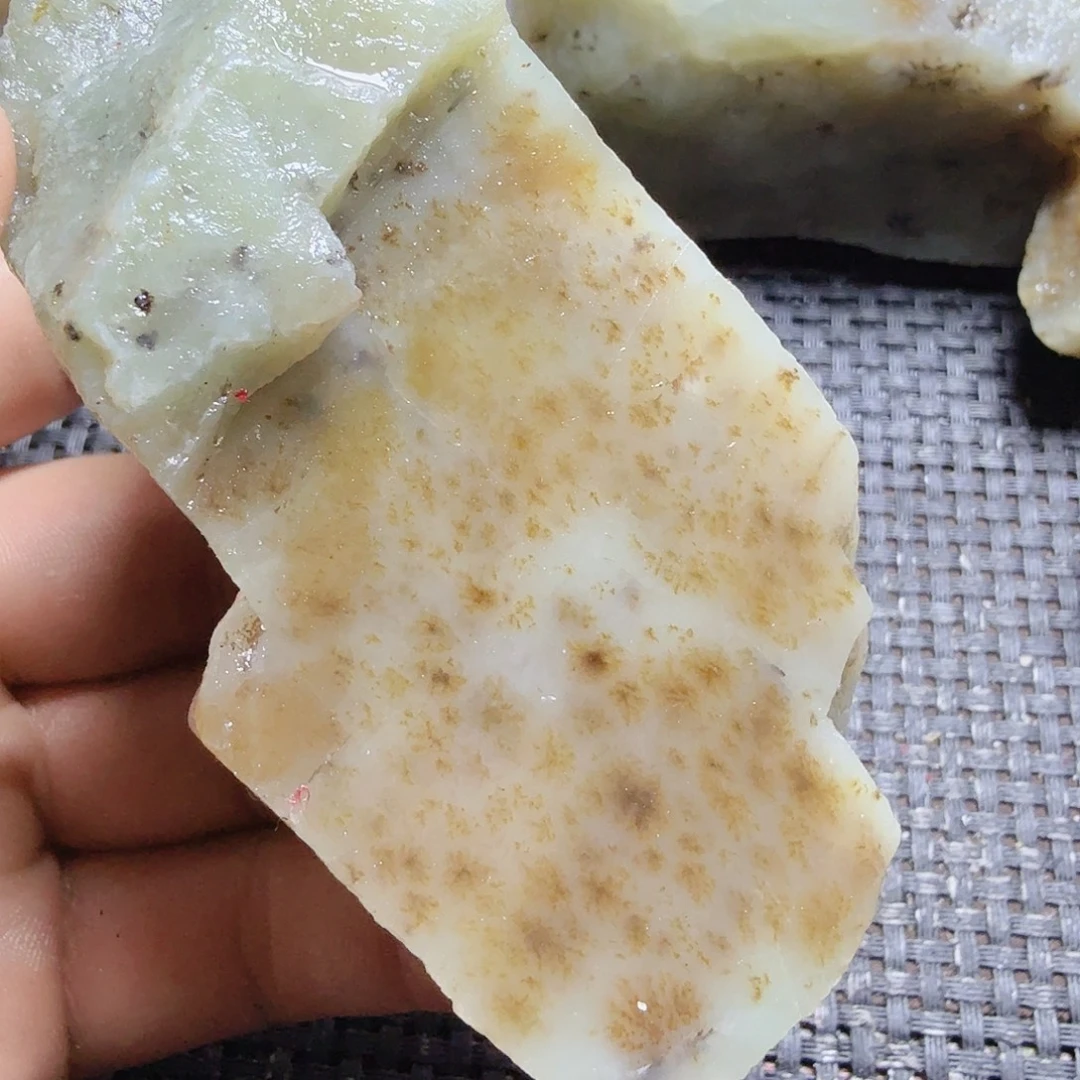 和田玉（糖玉）未镶嵌珠宝半成品