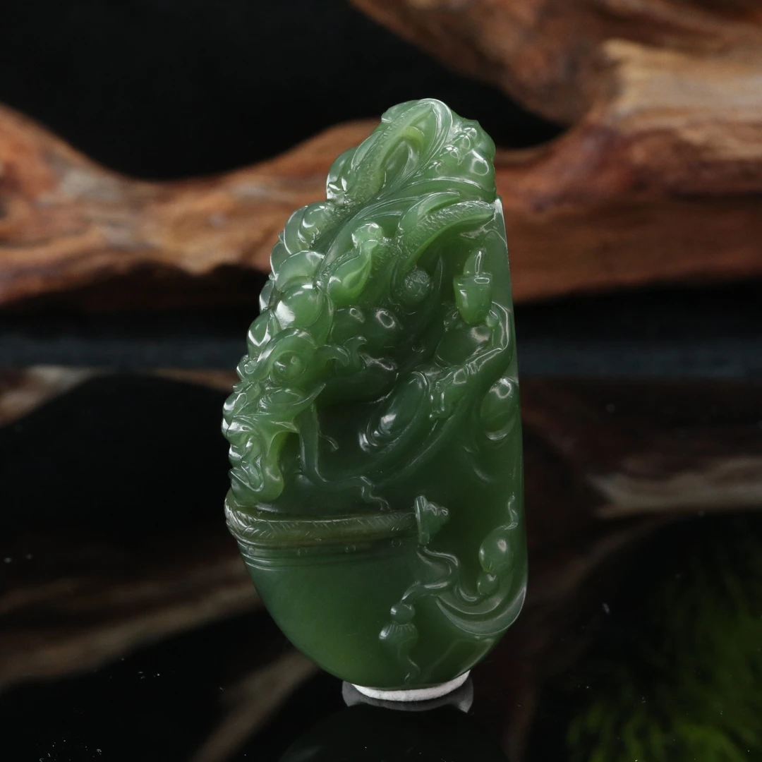 19和田玉碧玉龙牌/600204北京中保拍卖