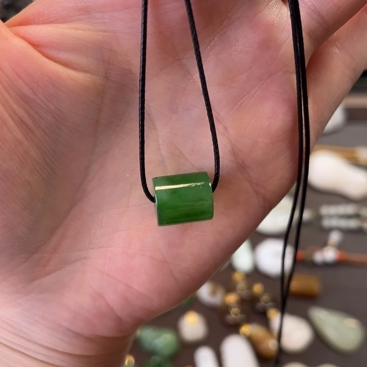 和田玉未镶嵌颈饰碧玉路路通