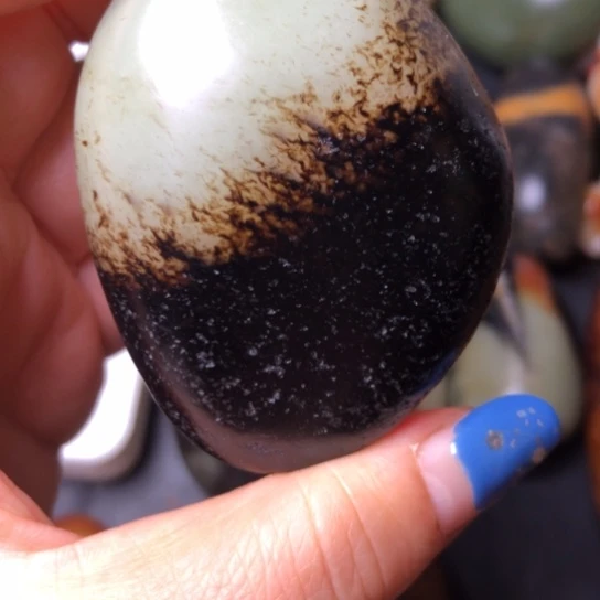 一***元和田玉未镶嵌珠宝奇石