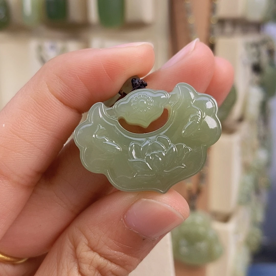 露***3和田玉未镶嵌颈饰