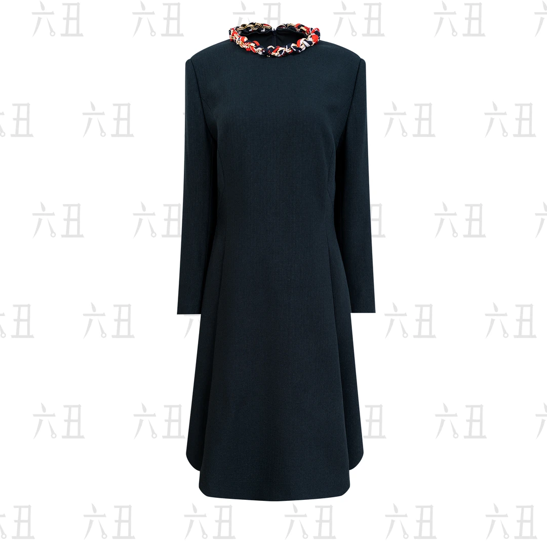 【六丑】新款法式通勤高级感领口链条丝巾长袖连衣裙412LYQ0675