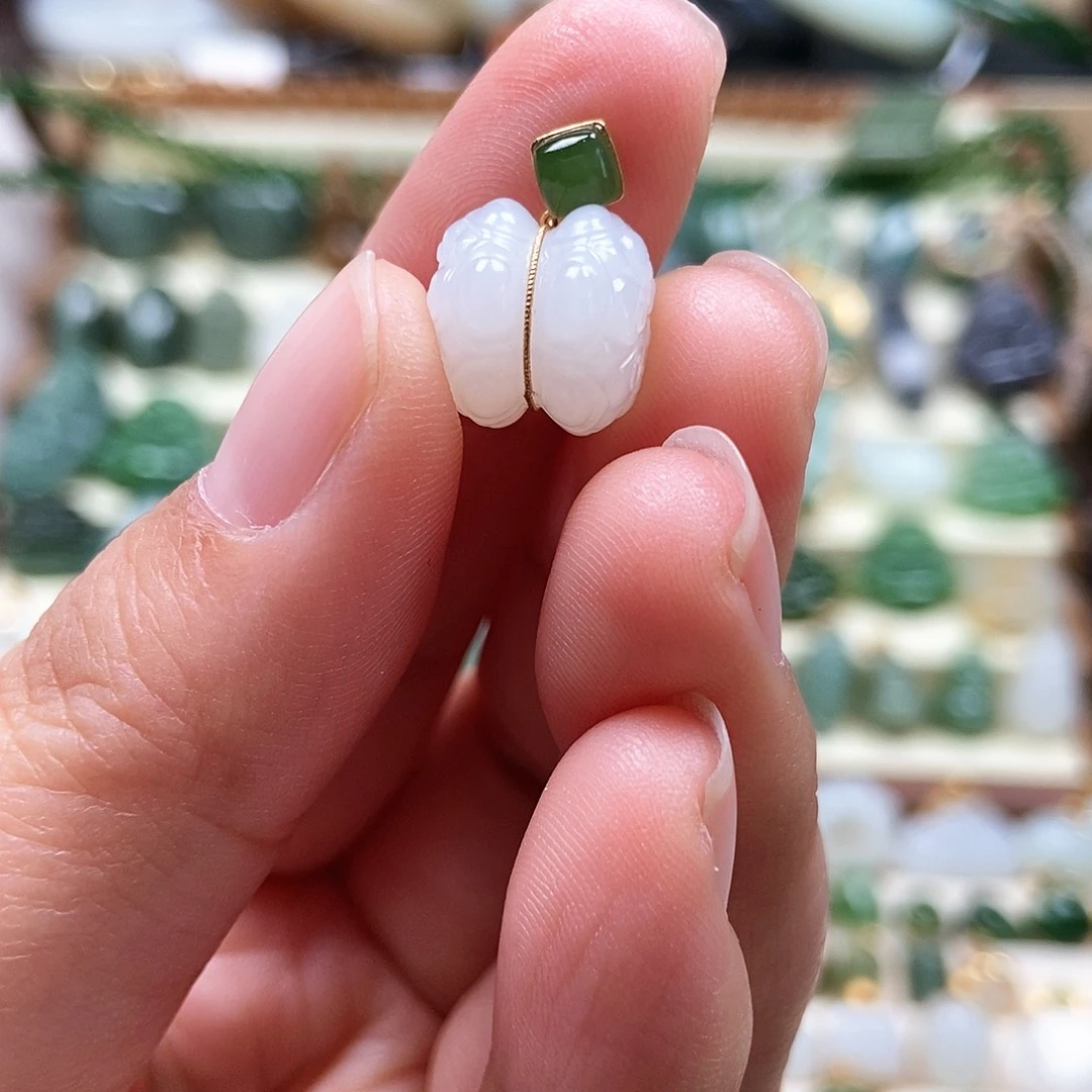 吊坠(不含链)18K金镶嵌和田玉