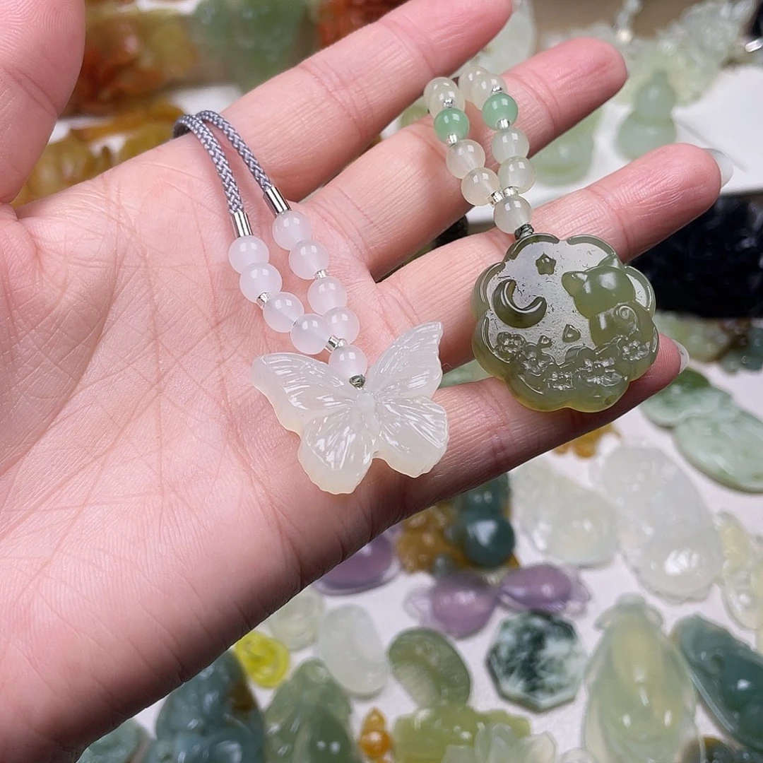 蛇纹石玉未镶嵌颈饰